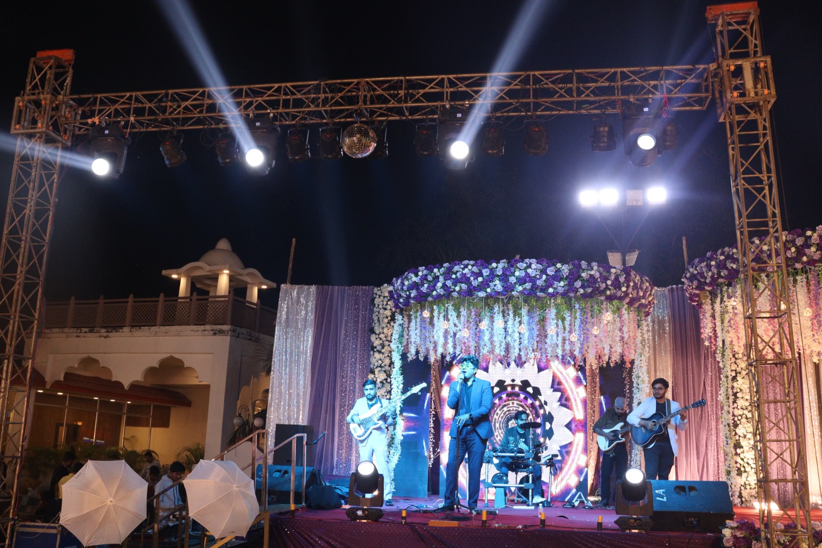 best place to stay in mirzapur